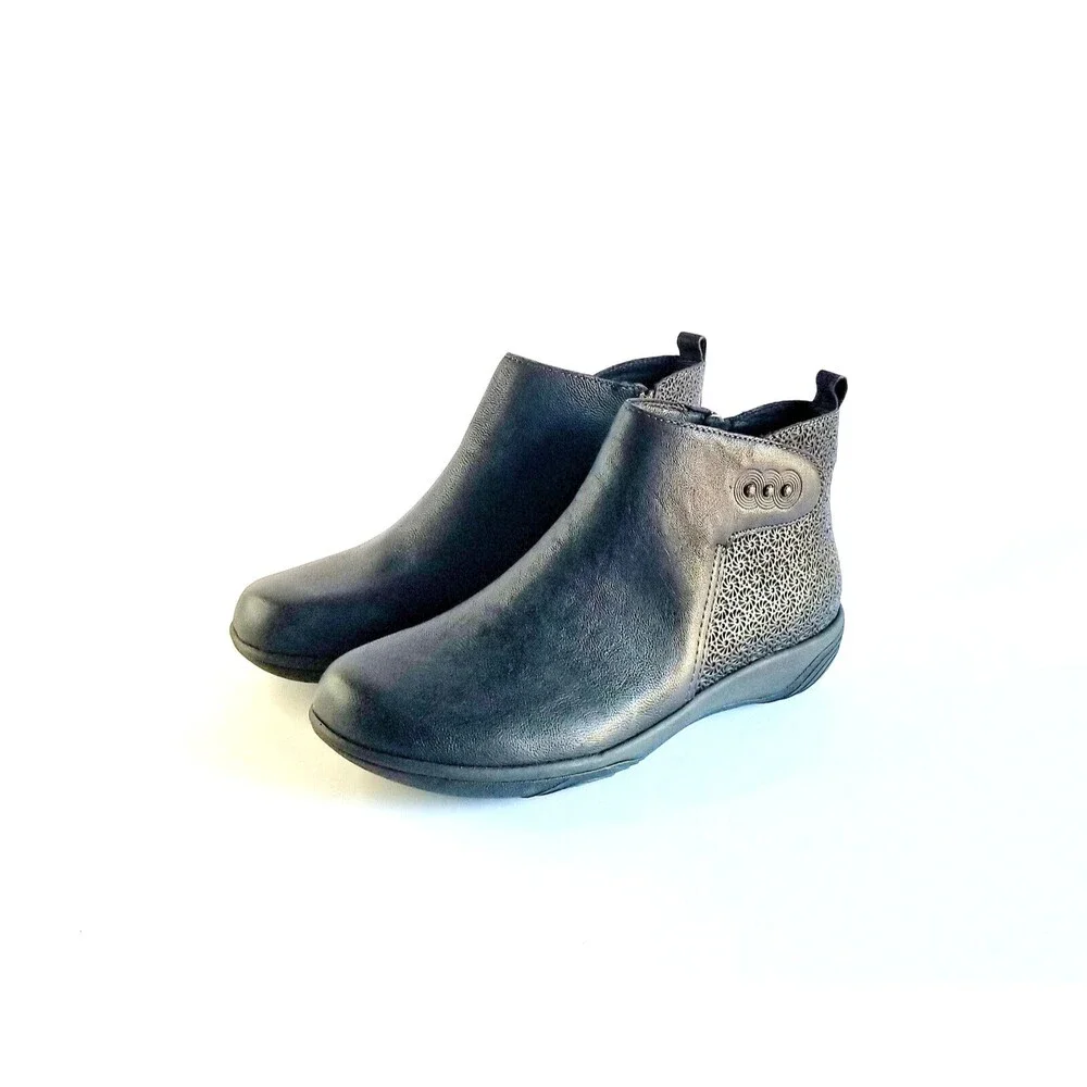 HALSA Women's Althea Booties Black Leather Sz 9.5 Ankle Boots Comfort